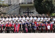 Rekolekcje w Chinach: kapłani i siostry zakonne pochylili się nad Magnifica humanitas Zdjęcie archiwalne z uroczystości zakończenia roku w seminarium duchownym Sheshan w diecezji Szanghaj (2026) z udziałem bp. Shen Bina.