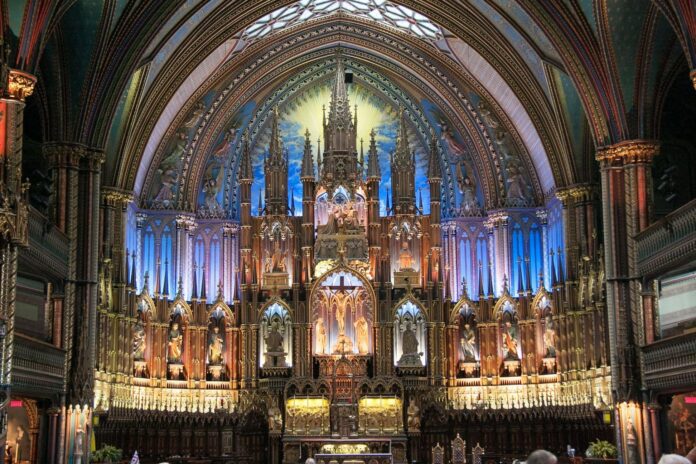 503468969_3161122360711958_5740559644456466835_n Bazylika Notre-Dame w Montrealu w kanadyjskim Quebecu — zdjęcie ilustracyjne do artykułu o chorale gregoriańskim i sporze liturgicznym w Kościele