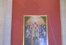 Męczennicy z Zacatecas: 15 tysięcy wiernych na stuleciu śmierci czterech świętych Obraz meksykańskich męczenników cristeros z Chrystusem Królem i Matką Bożą z Guadalupe, Świątynia Wynagradzająca Chrystusowi Królowi. Zdjęcie ilustracyjne.