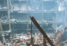 Papieże i 11 września: światło Chrystusa w najciemniejszej godzinie historii Gruzowisko stalowych belek we wnętrzu budynku 6 World Trade Center po zamachach z 11 września 2001 roku; belki układają się w kształt krzyży.